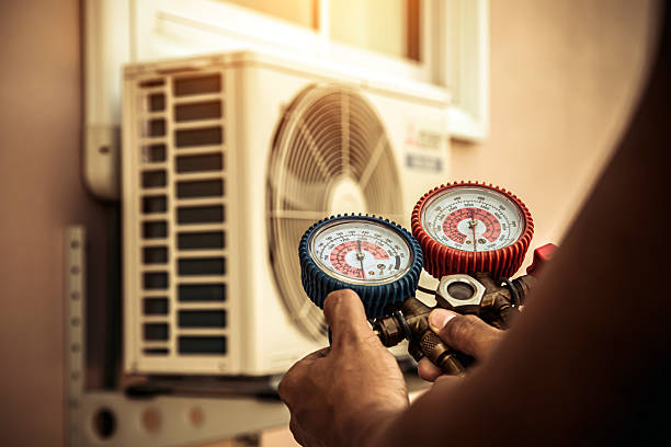 Professional Hvac Installation technician working in Art, TX